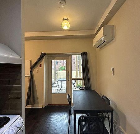 3rd image of 3 Pembroke St #1