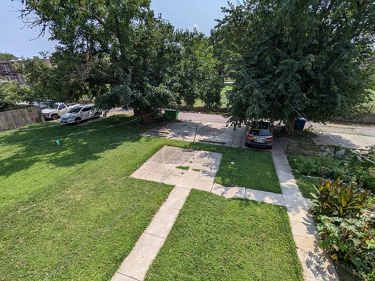 2152-2154 Geyer Ave — Photo 14