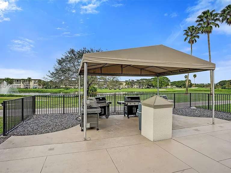 3001 Portofino Isle #K2 — Photo 45