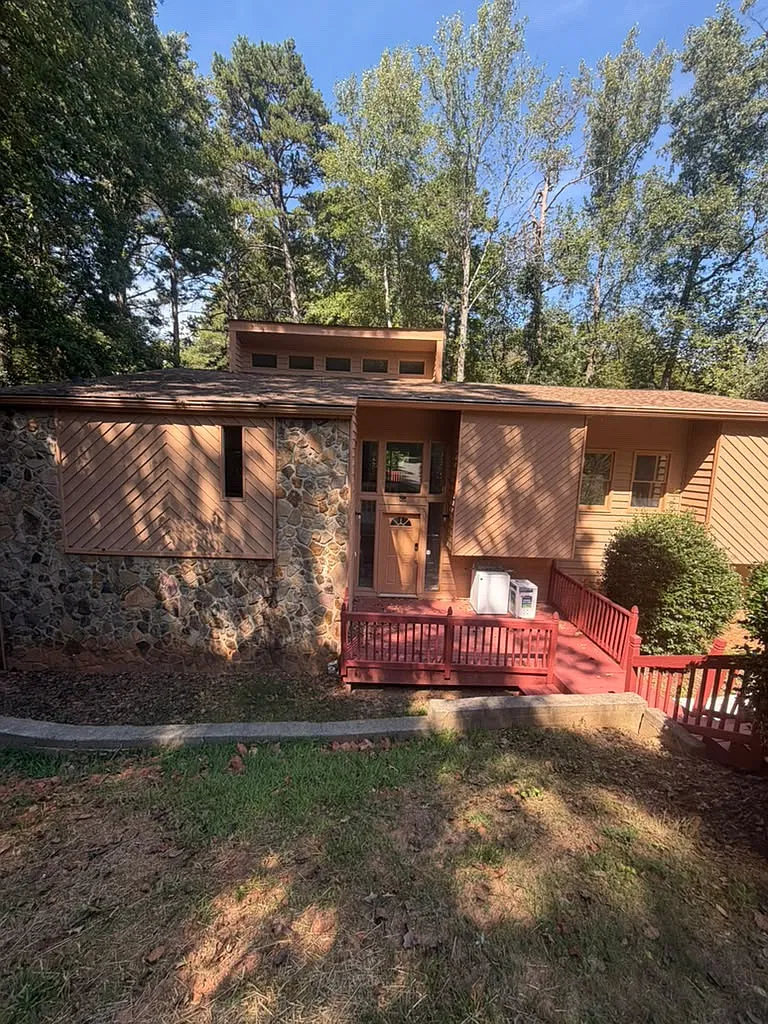 5 bed, 2643 sqft, $2,500 — Photo 1
