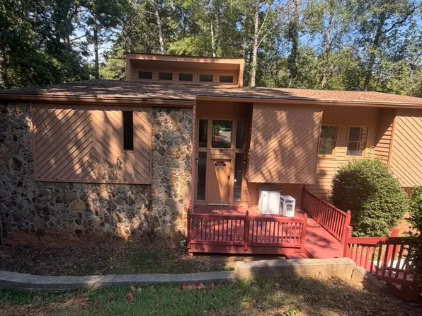 1661 Fieldgreen Overlook, Stone Mountain, GA 30088