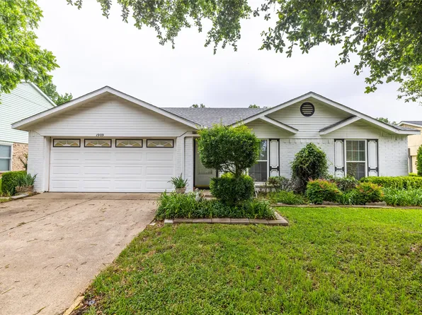 1909 Coldwater Ln, Arlington, TX 76006