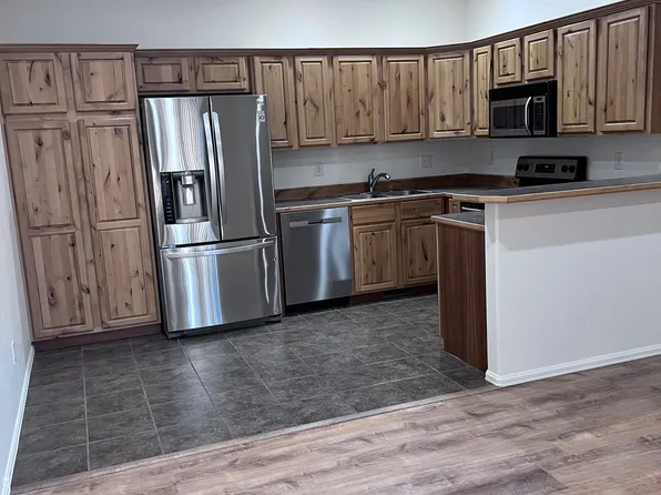 208 Crossroads Cir, Montrose, CO 81401