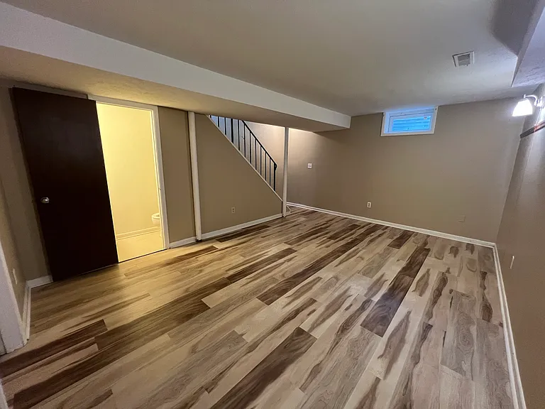 551 Eastbrooke Ln — Photo 9