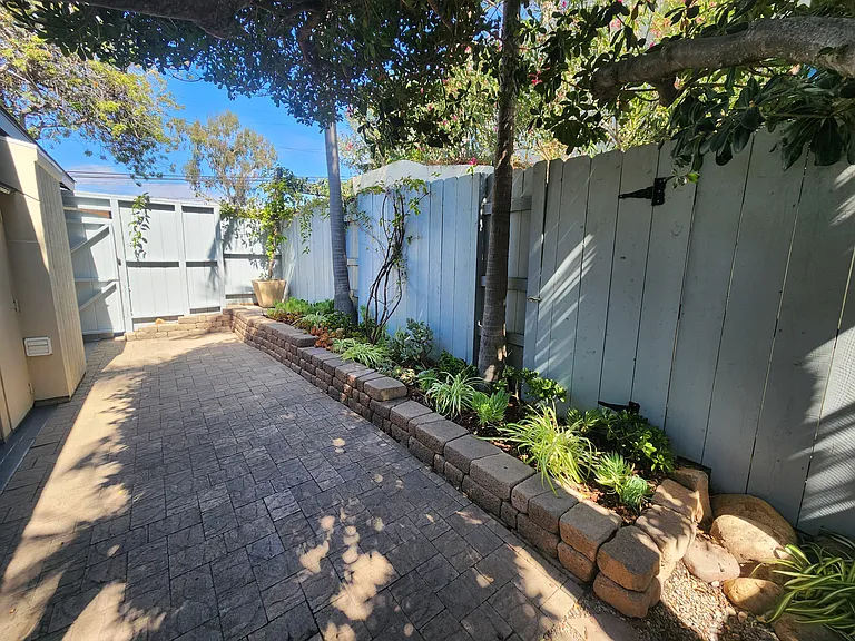 3661 Richmond St — Photo 19