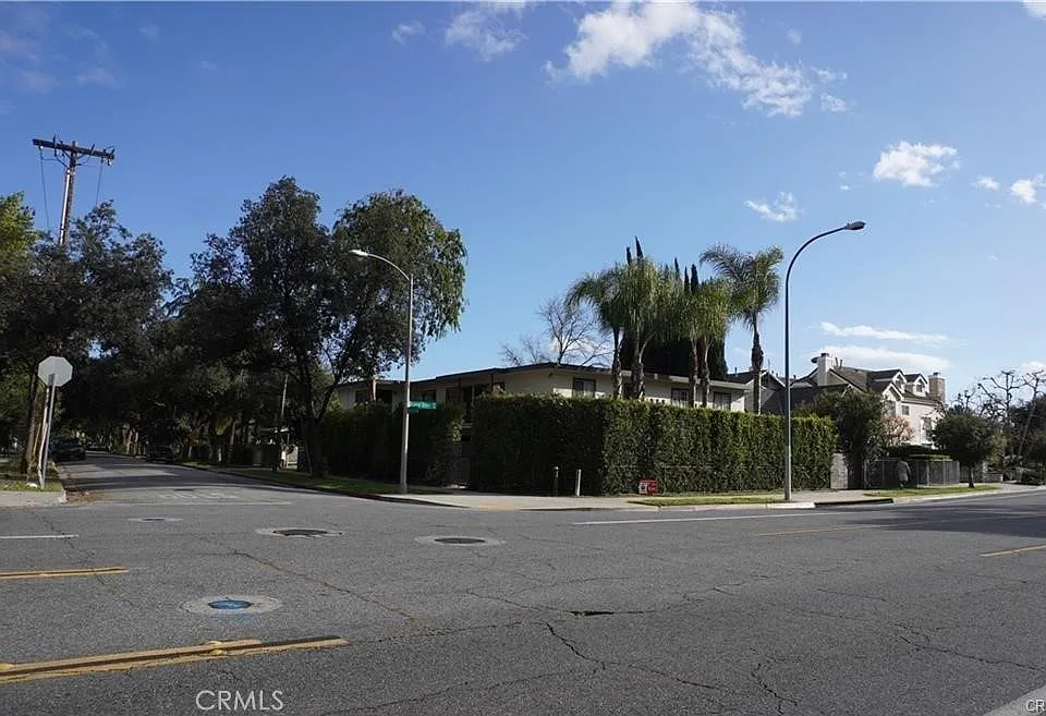 642 N Orange Grove Blvd #7