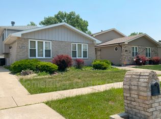 18023 Idlewild Dr, Country Club Hills, IL