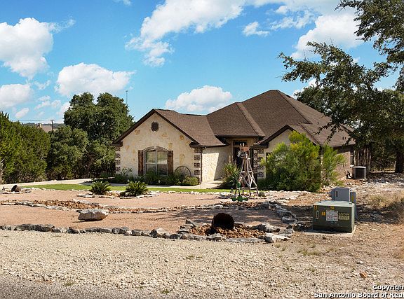 5th image of 397 Blackbird Dr