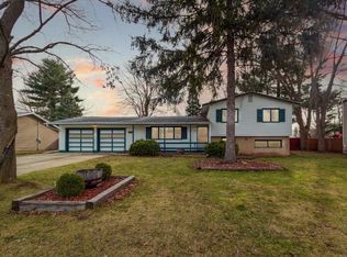 2419 Skyline Dr, Beloit, WI 53511