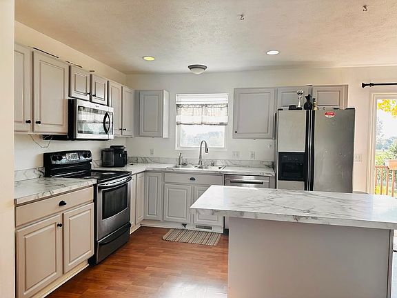 A newly remodeled kitchen