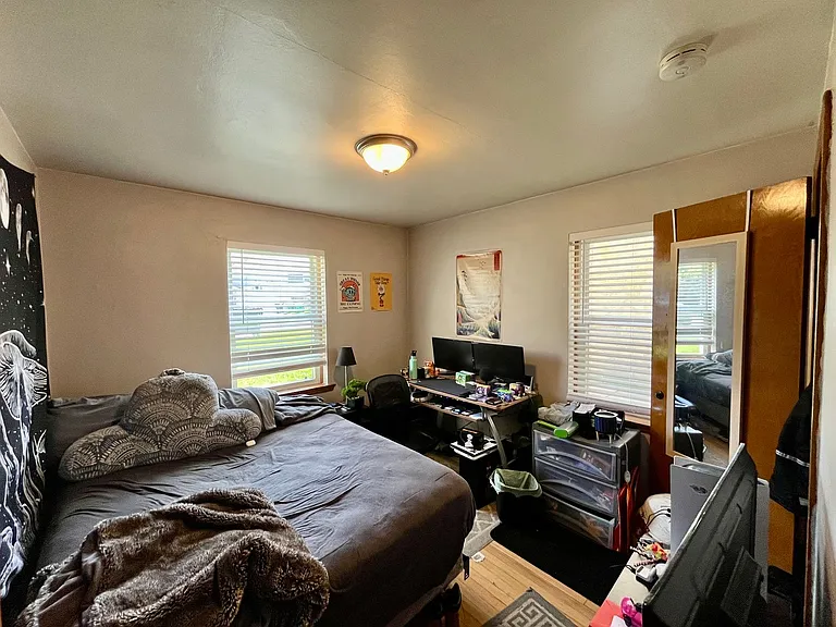 4384 N Wilson Dr — Photo 10