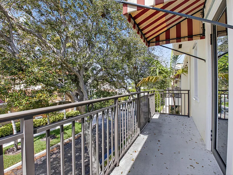 2515 Venetian Ct — Photo 20
