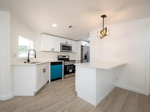 5907 Sussex Ct, Tampa, FL 33615