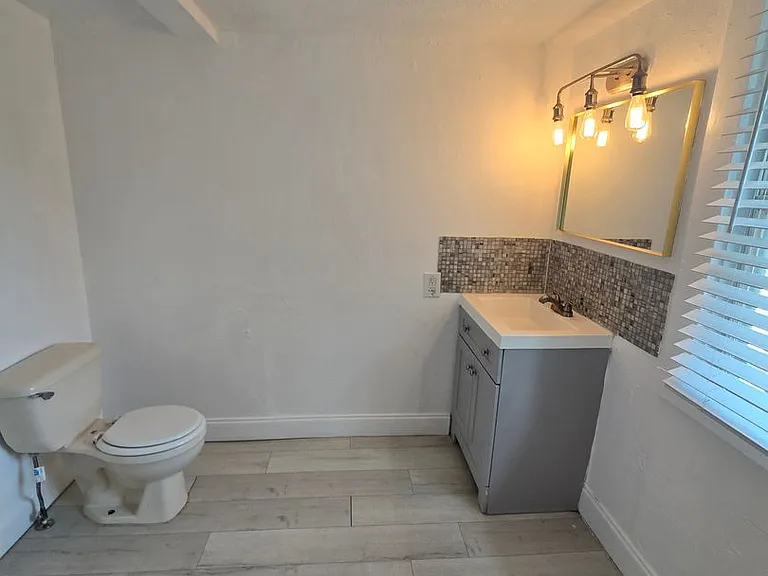 1212 E 25th Ave #B — Photo 17