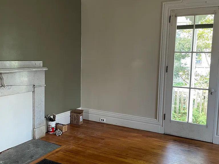 146 Green St #1 — Photo 3
