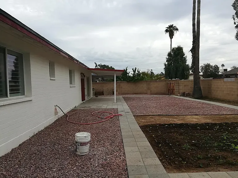 1905 E Del Rio Dr — Photo 9