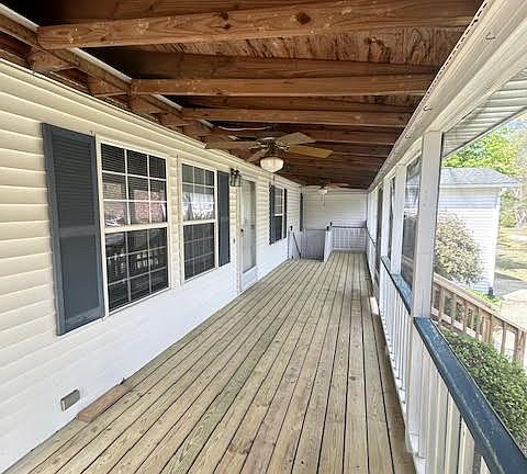 2nd image of 903 Circle Dr
