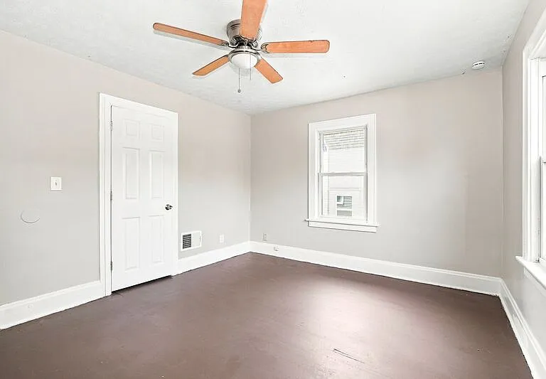 132 S Highland Ave — Photo 8