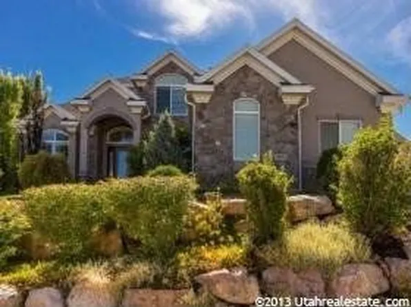 585 S Lofty Ln, North Salt Lake, UT 84054
