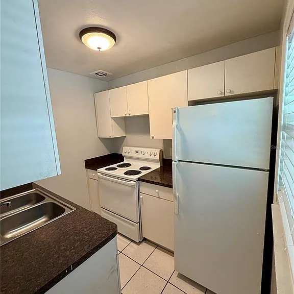 908 Beverly Ave #C — Photo 2