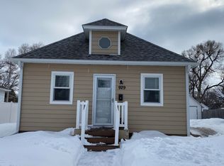 929 E Hanson Ave, Mitchell, SD 57301