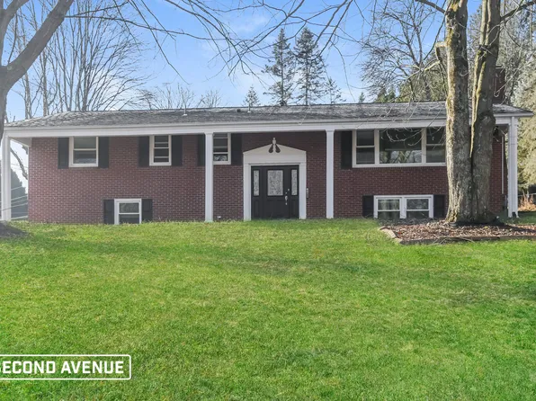 150 La Ray Dr, Butler, PA 16001