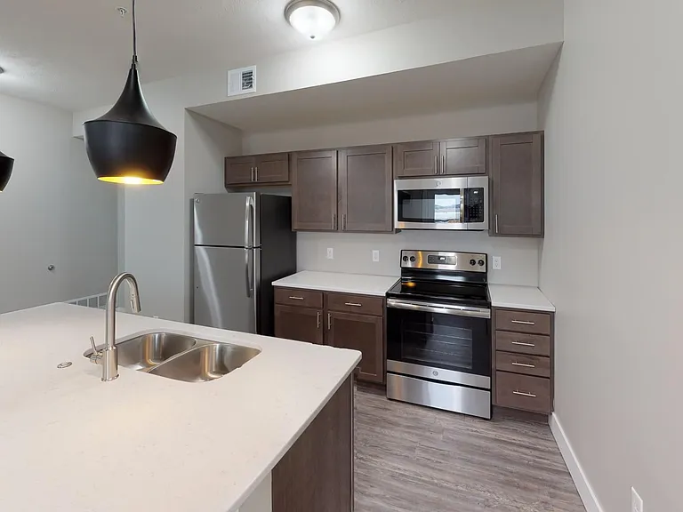 801 W Cedar St — Photo 26
