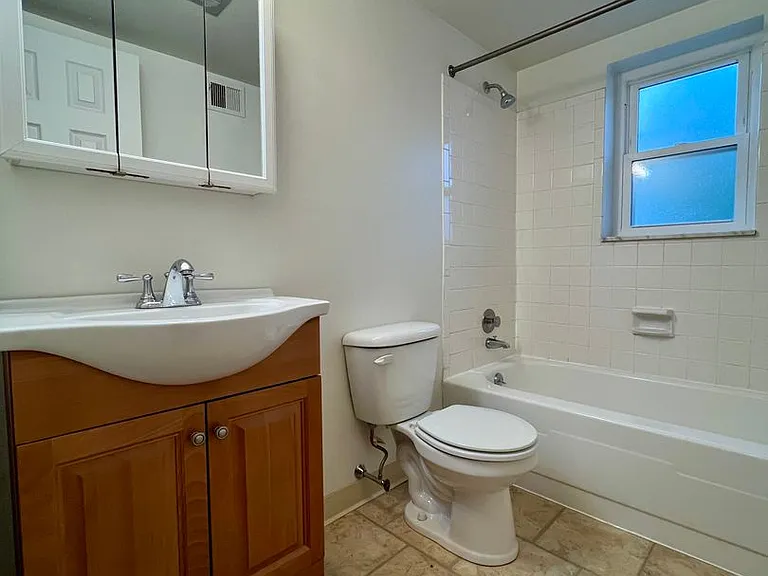360 Maryland Ave — Photo 58