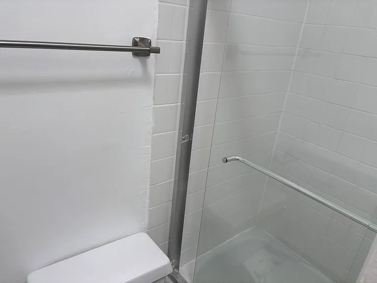 1428 Kelton Ave #302 — Photo 4