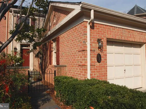 3922 Highwood Ct NW, Washington, DC 20007