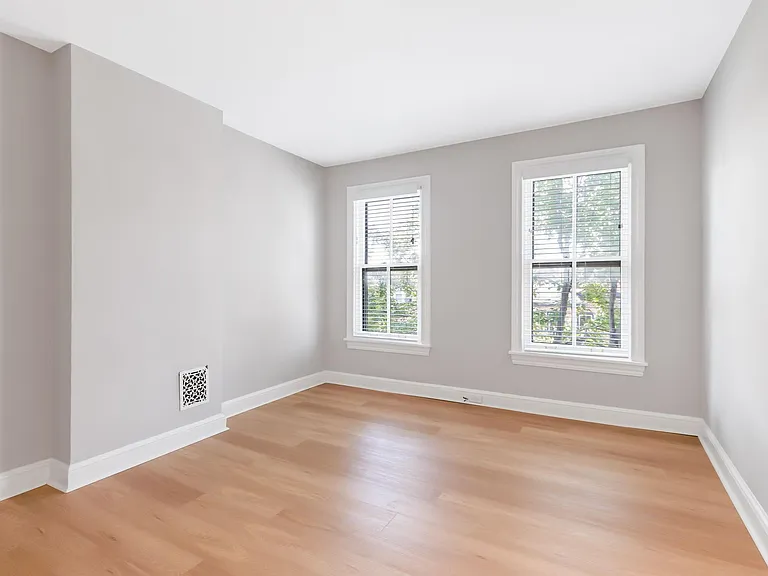 349 N Mulberry St — Photo 36