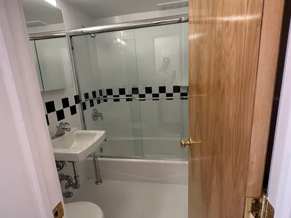 752 Greenwich Street image 10 of 12