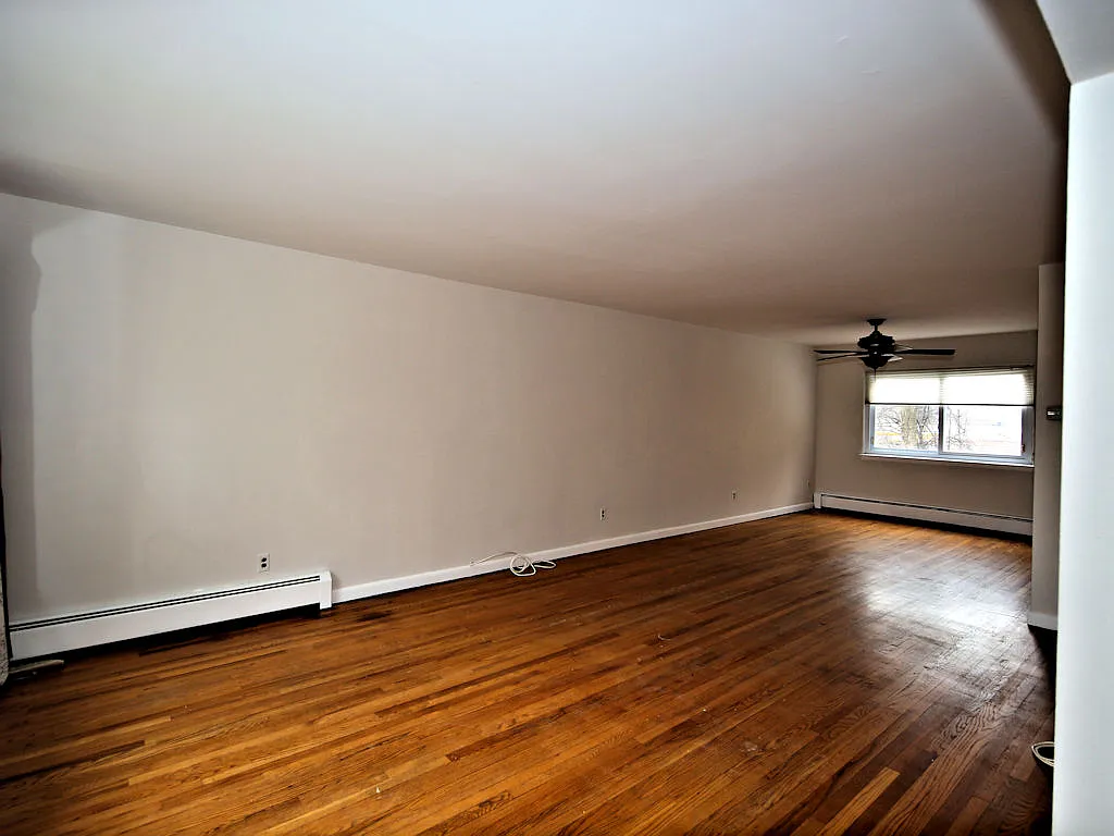 Apartment for Rent — Photo 4