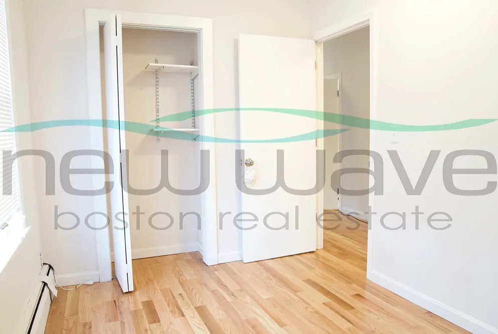 3 bed, 1000 sqft, $4,000 — Photo 3