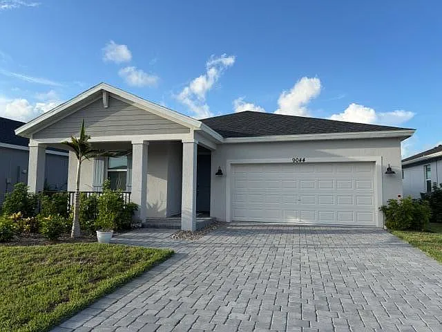 3 bed, 2.0 bath, 1654 sqft, $2,900 — Photo 1