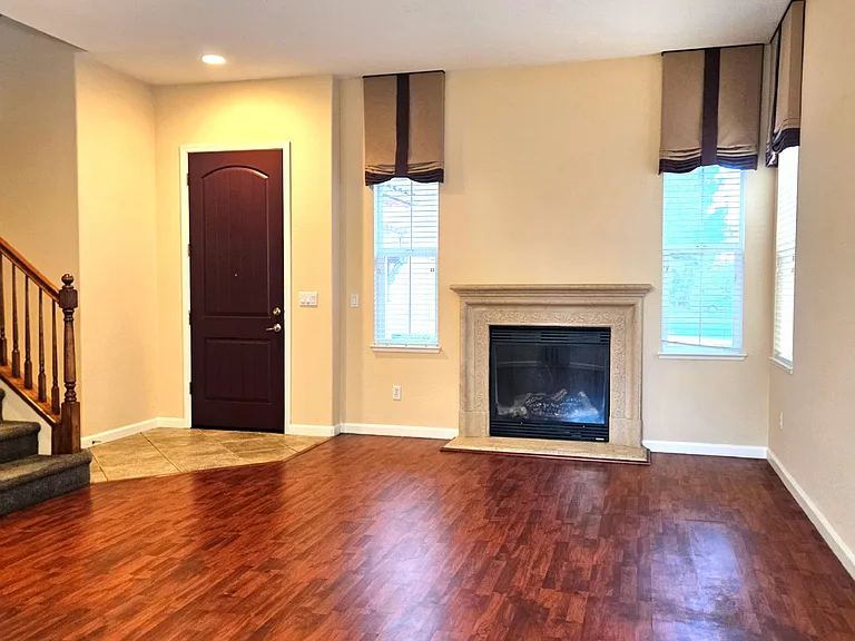 2124 Carrara St — Photo 2