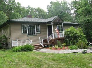 19 Clove Brook Dr, Cold Spring, NY 10516