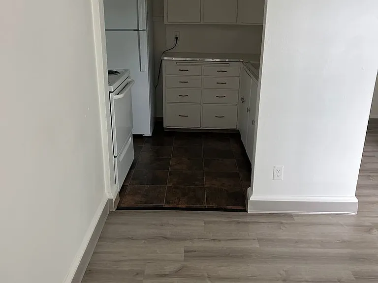 405 NE Oak St — Photo 21