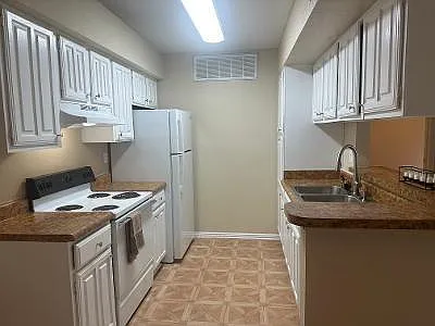 Building Photo - 12955 Woodforestunit Blvd #47