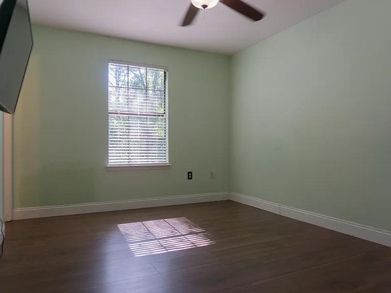 969 Dixie St — Photo 25