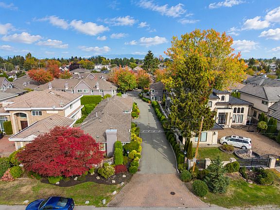 3rd image of 5111 Maple Rd #6