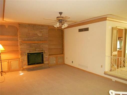 4th image of 813 N Arapaho St