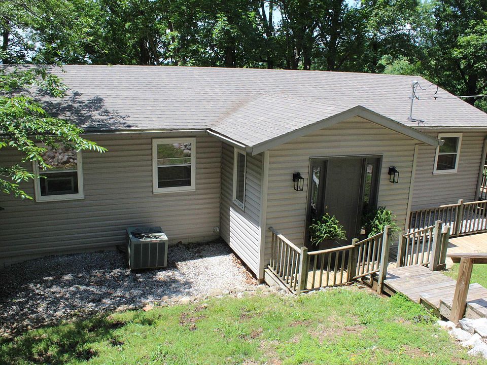 1st image of 760 Barrett Rd