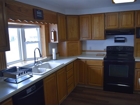 5th image of 101 Sheridan St