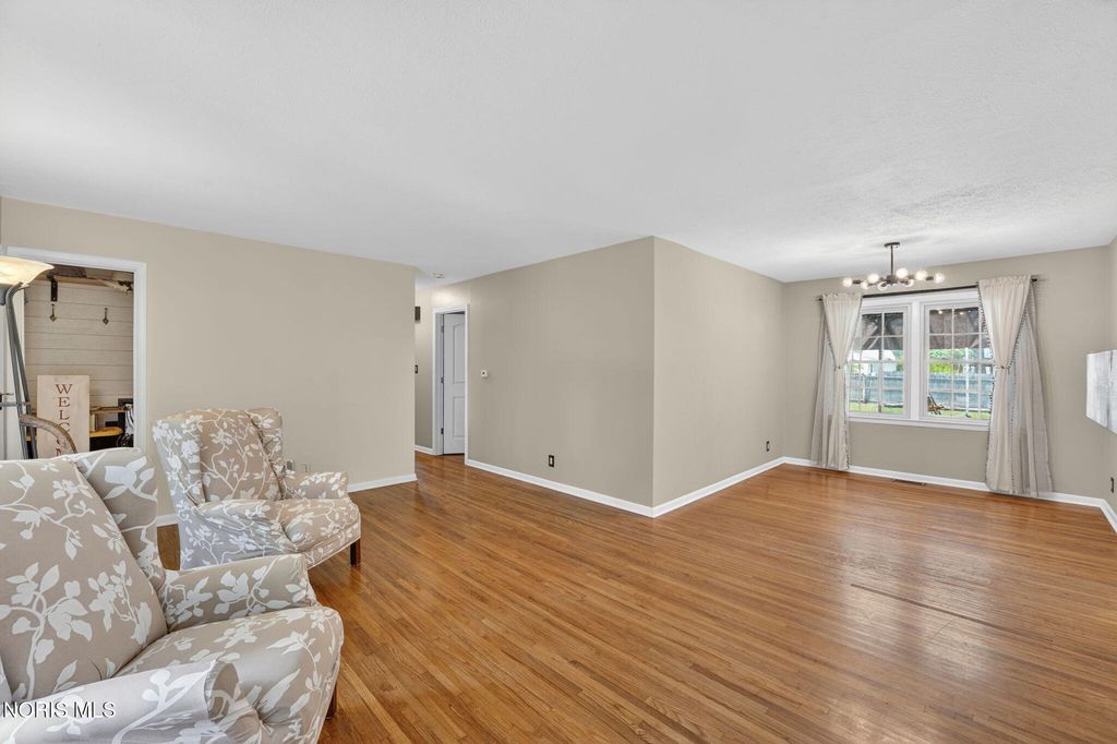4931 Weldwood Ln, Sylvania, OH - View 3