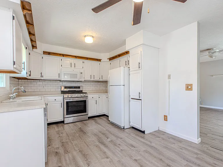 1408 Ridgeport Ave — Photo 6