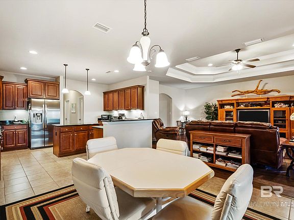 4th image of 9584 Cumbria Dr