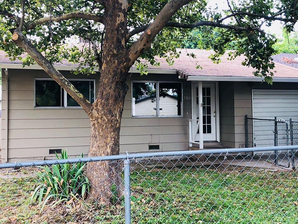 2nd image of 3265 Daisy St