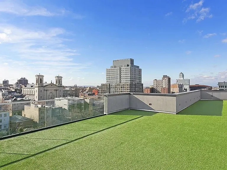 555 Waverly Ave #1K — Photo 16