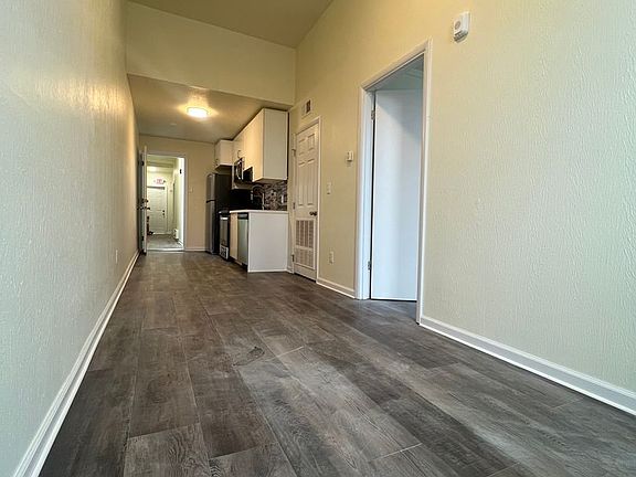 3rd image of 609 Ann St #1